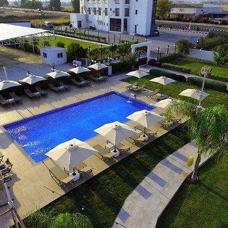 Cezar'S Airport Hotel นิโคเซีย ภายนอก รูปภาพ