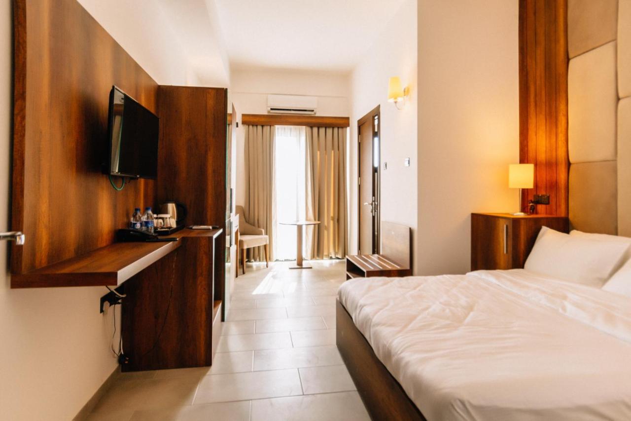 Cezar'S Airport Hotel นิโคเซีย ภายนอก รูปภาพ