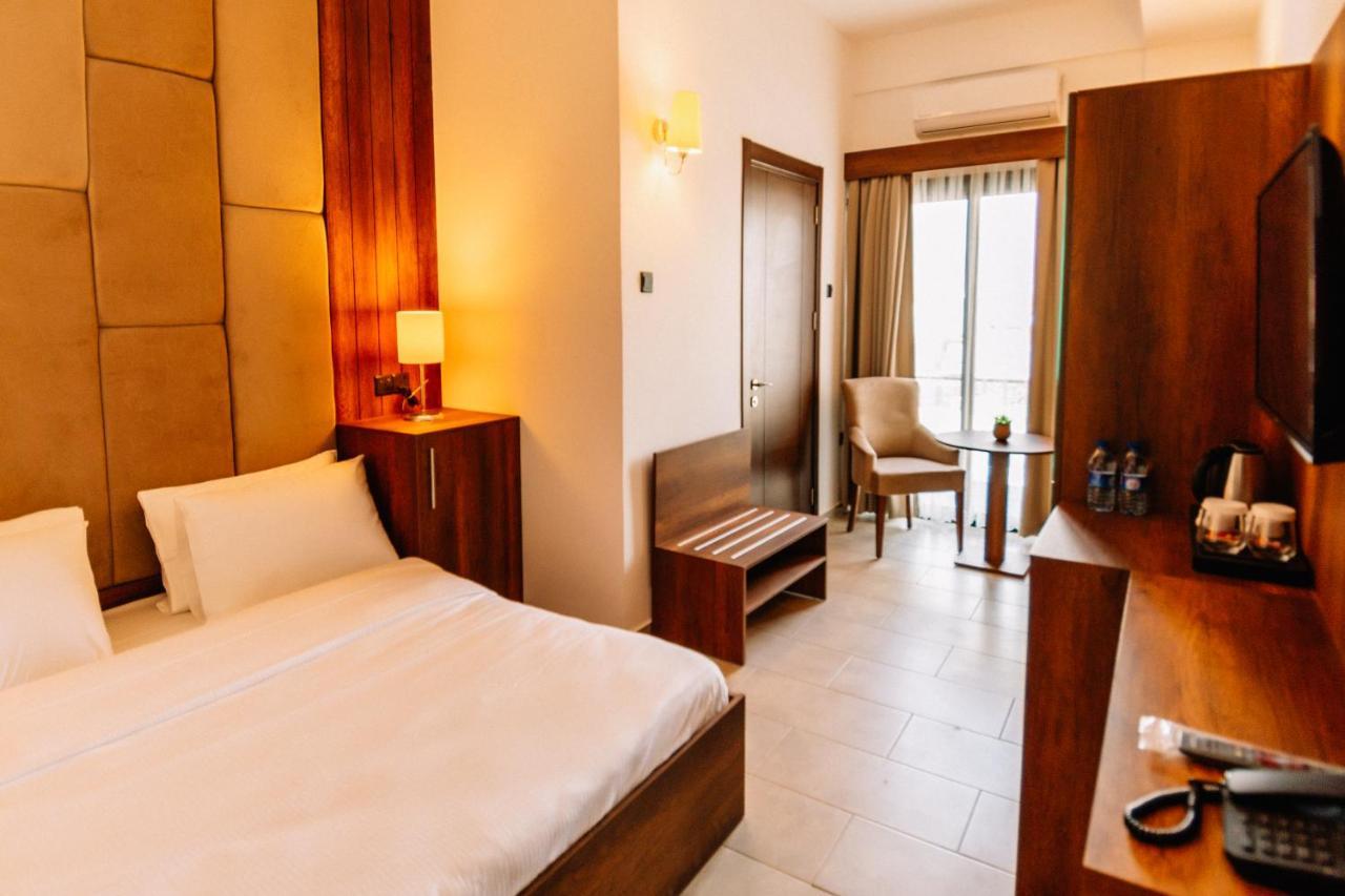 Cezar'S Airport Hotel นิโคเซีย ภายนอก รูปภาพ