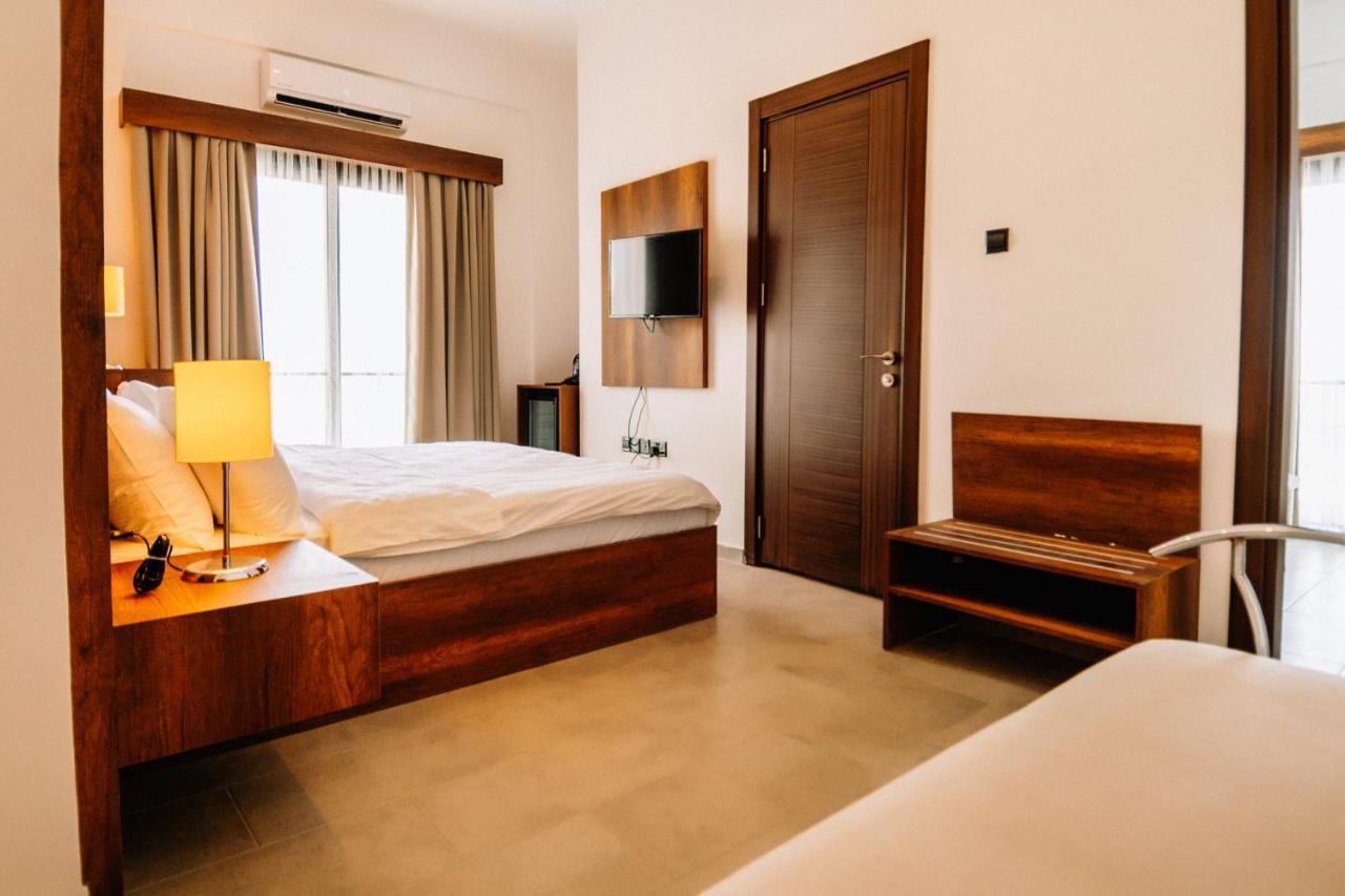 Cezar'S Airport Hotel นิโคเซีย ภายนอก รูปภาพ