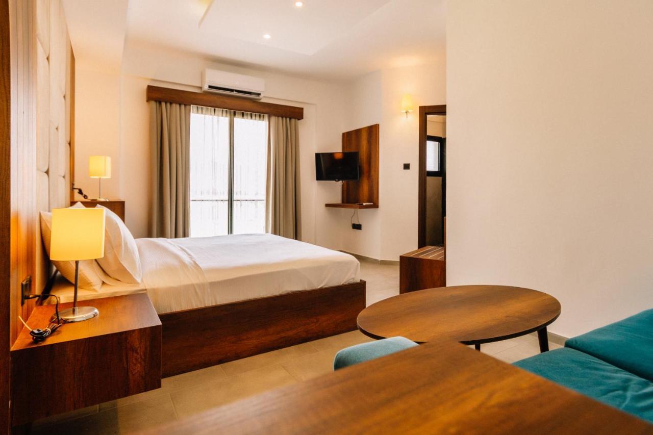 Cezar'S Airport Hotel นิโคเซีย ภายนอก รูปภาพ