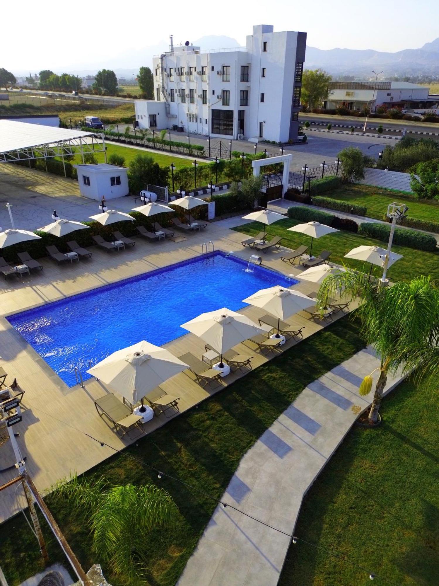 Cezar'S Airport Hotel นิโคเซีย ภายนอก รูปภาพ